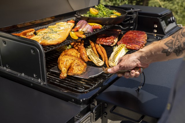 traeger ironwood grilling chicken