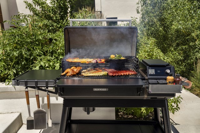 Traeger Releases a Premium Griddle, the Traeger Flatrock - CookOut